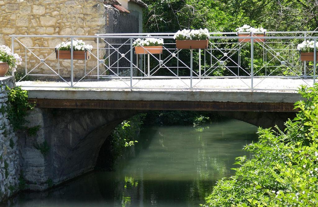 Hotel Blanche Fleur Châteauneuf-de-Gadagne Exterior foto
